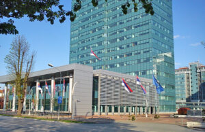 Ambasadori “pritisli” Minića – rekli su mi da je vlada RS-a upitna