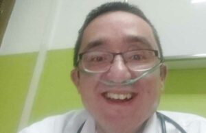 Doktor iz Trebinja uprkos teškoj bolesti dolazi na posao s kiseonikom i pomaže pacijentima