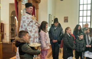 ZAVIČAJNO UDRUŽENJE SANJANA „GRMEČ“ OBRADOVALO NAJMLAĐE