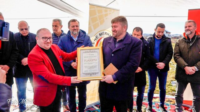 IMG-7b3bc2a433b1a8e680326943f68f248d-V