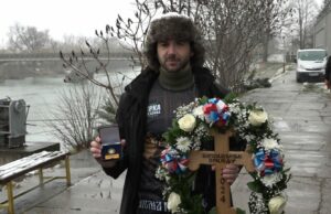 Danijel Drljača prvi doplivao do Časnog krsta