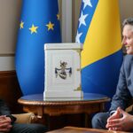 e3c58eb1-b164-450d-bc34-41b2710f3f19