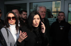 Suđenje Dodiku: Pojedini novinari i poltičari izbačeni iz Suda BiH
