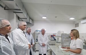 Ministar Minić u Dubici: Sa saradnicima posjetio nekoliko preduzeća