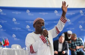 Svećenik zajedno sa 1.500 članova zajednice prešao na Islam