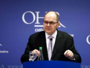 Šmit ponovo nametnuo Izborni zakon i od penzionisanja zaštitio članove CIK-a