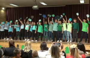 Đaci roditeljima poklonili priredbu povodom Dana planete Zemlje