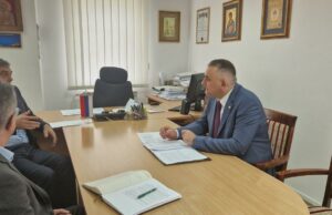 Minić oravio u posjeti opštini Petrovac–Drinić