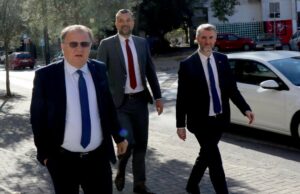 Opozicija tvrdi da je Trojka išla u OHR moliti “da popuste Dodika” i da plešu gdje god on postavi šipku