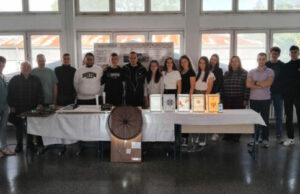 Dvije zlatne i dvije srebrne plakete učenicima i profesorima prijedorske Elektrotehničke škole