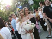 Maturanti Medicinske škole: Elegantna odjela i haljine ukrasile su banjalučke ulice (FOTO)