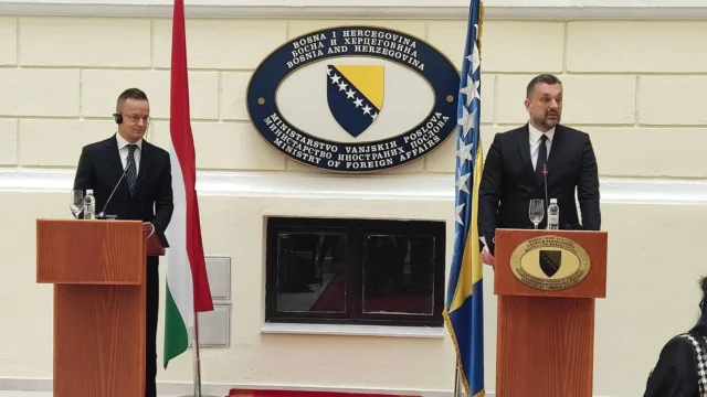 Peter Szijjarto i Elmedin Konakovic