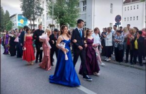 Defile maturanata prijedorske Gimnazije