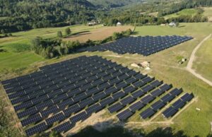 Oranice nestaju, niču solarni paneli