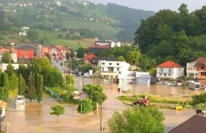 Obilna kiša dovela do poplava u Bosanskoj Krajini: Pod vodom 30 objekata u Bužimu