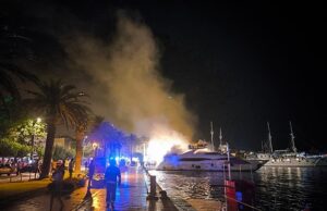 Bosancu izgorjela jahta u Makarskoj