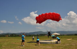 Italijan Klaudio Karbone i AK ” Prijedor” pobjednici 28. Otvorenog prvenstva u padobranstvu