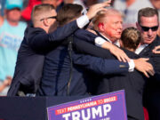 Trump izašao iz bolnice nakon pucnjave pa poslao poruku građanima: Metak mi je probio gornji dio uha