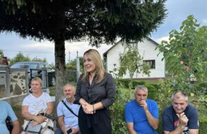 POSLANIK KOJI SLUŠA GLAS NARODA Dragojević Stojić posjetila mještane Krivaje, Niševića, Jelićke i Omarske (FOTO)