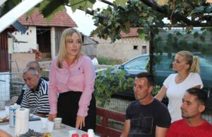 POSLANIK KOJI ČUJE GRAĐANE Dragojević Stojić posjetila naselja koja su godinama zaboravljena (FOTO)