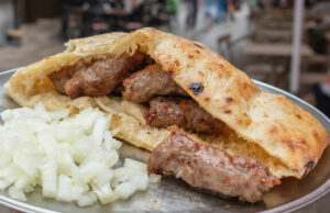 Ćevapi će biti zaštićeni i na nivou EU, a nakon toga slijedi i zaštita somuna