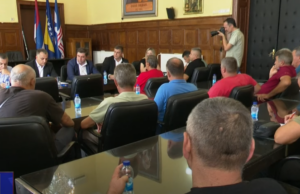 Vlada kasni sa isplatama novca poljoprivrednicima