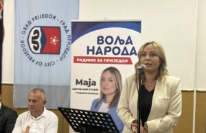 VELIČANSTVENA TRIBINA NA URIJAMA Dragojević Stojić dobija sve veću podršku Prijedorčana (FOTO)