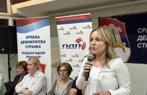 JOŠ JEDNA SJAJNA TRIBINA Mještani Gomjenice u velikom broju podržali Maju Dragojević Stojić i SDS (FOTO)