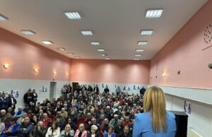 VOLJA NARODA GLASNO SE ČULA U OMARSKOJ Sjajna tribina i velika podrška za Maju Dragojević Stojić (FOTO)