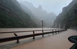 Više nastradalih i nestalih u poplavama, srušene kuće, blokirani putevi