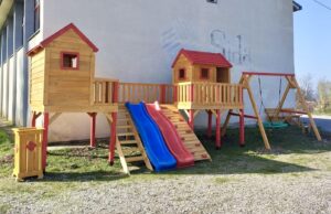 Dječija igraonica ispred škole na Hambarinama