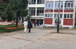Gimnazija ponovo oživjela poslije strašnog zločina