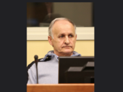 Komandant vojske RS: Volio bih se pokloniti žrtvama genocida u Srebrenici