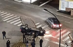 Banja Luka: U saobraćajnoj nesreći automobil završio na krovu, intervenisali vatrogasci