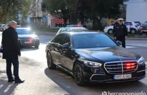 Dok građani jedva spajaju kraj s krajem, voza se u Mercedesu od preko 300.000 KM