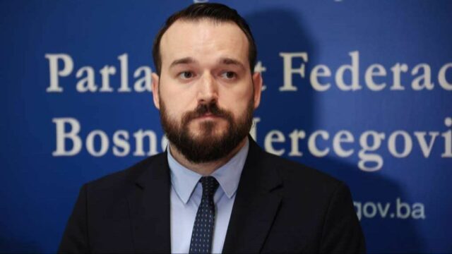 f6cb4cb1-5f6b-48de-bf57-f9e925e31335