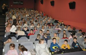 Saobraćajna pravila kroz predstavu za prijedorske osnovce