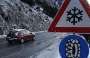 Na brojnim putevima u BiH zabranjen i otežan saobraćaj