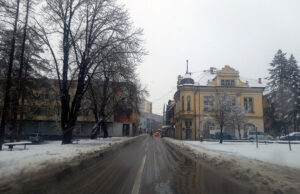 Oblačno sa susnježicom i snijegom