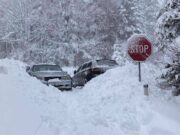 Saobraćaj i dalje obustavljen na nekoliko puteva zbog velike količine snijega, dodatni problem je jak vjetar