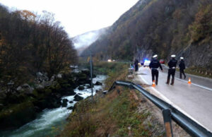 Vozač sletio u rijeku i poginuo