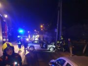 Autom udario u betonsku banderu