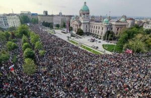 Pala Vlada Srbije: Vučević podnio ostavku, nakon što je pretučena studentica!