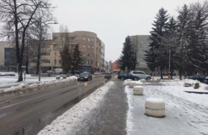 Oblačno sa slabim snijegom