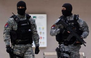 Došli dati Dodiku podršku pred Sudom BiH pa dobili 11 saobraćajnih kazni i prekršajne naloge