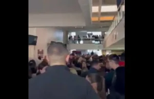 Učenici banjalučke Gimnazije tvrde da su bili zaključani u školi, branili im da podrže protest studenata