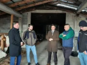 Mladi poljoprivrednik iz Sanskog Mosta unaprijedio gazdinstvo: Roboti muzu krave