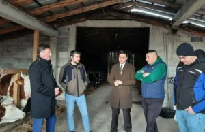 Mladi poljoprivrednik iz Sanskog Mosta unaprijedio gazdinstvo: Roboti muzu krave