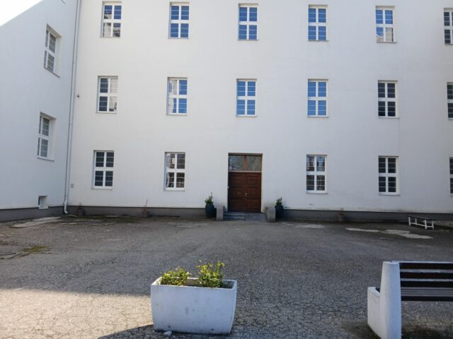 IMG-fa91fb481b1d4c281477d1087717ad4c-V