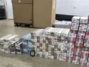 Državljanin BiH sakrio u poluprikolici 20.600 cigareta, kažnjen s 30.000 eura